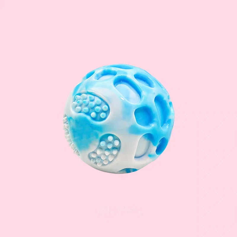 Pet dog toys are sturdy and durable, can alleviate teething discomfort, and are suitable for use during outdoor training.